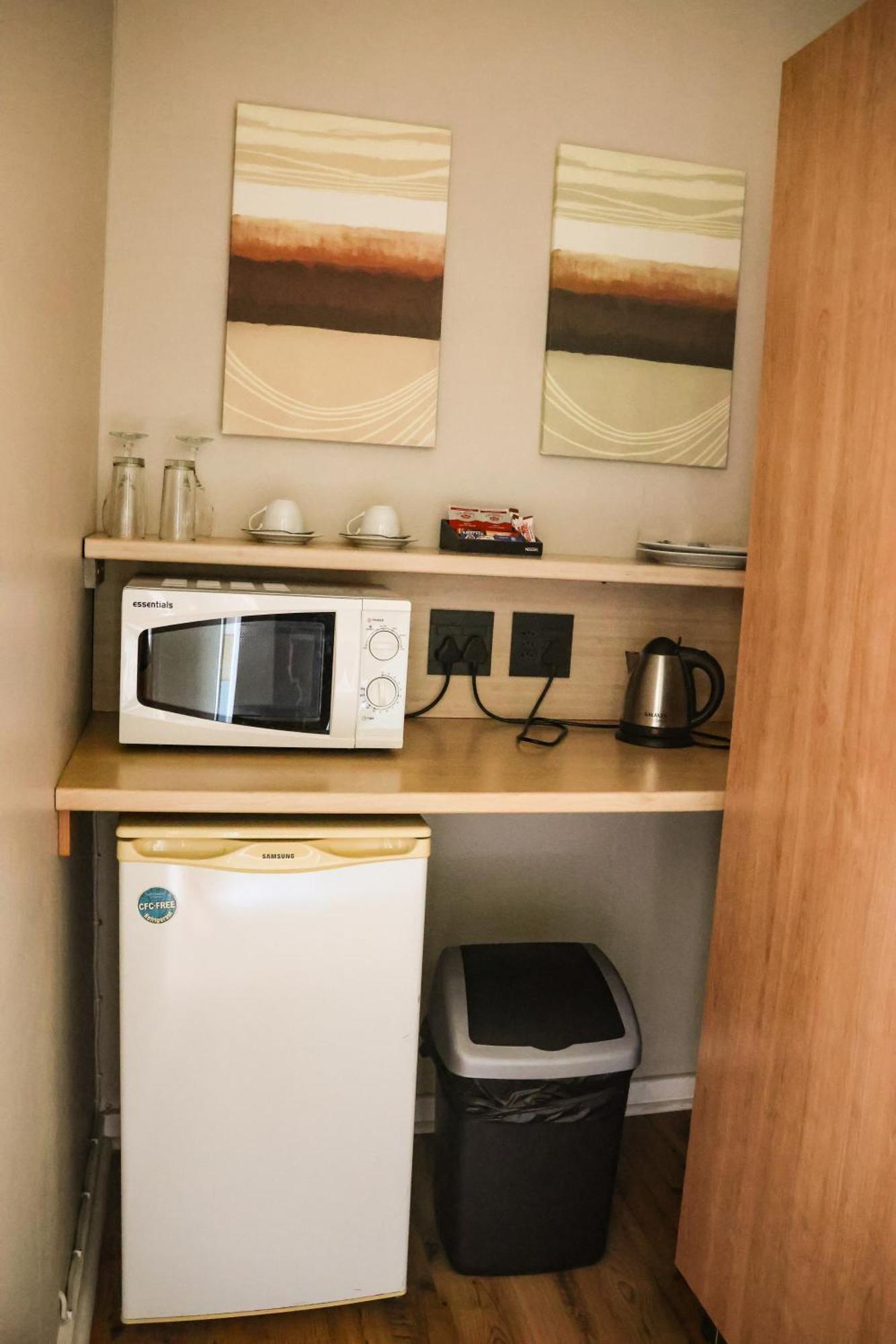 The Terrace Bed & Breakfast East London Bagian luar foto