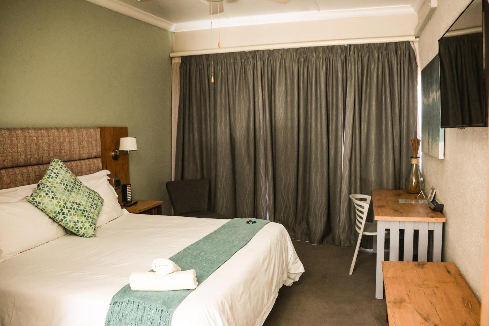 The Terrace Bed & Breakfast East London Bagian luar foto